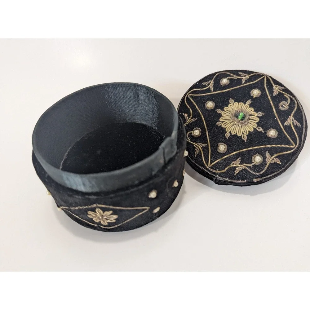 Zardozi Round‎ vintage black velvet designed floral beaded Jewelry box holder